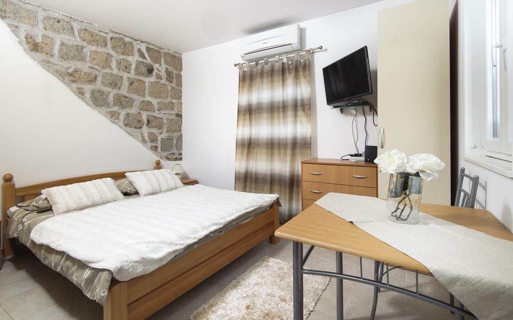 La Perla Luxury Apartments Split Room photo