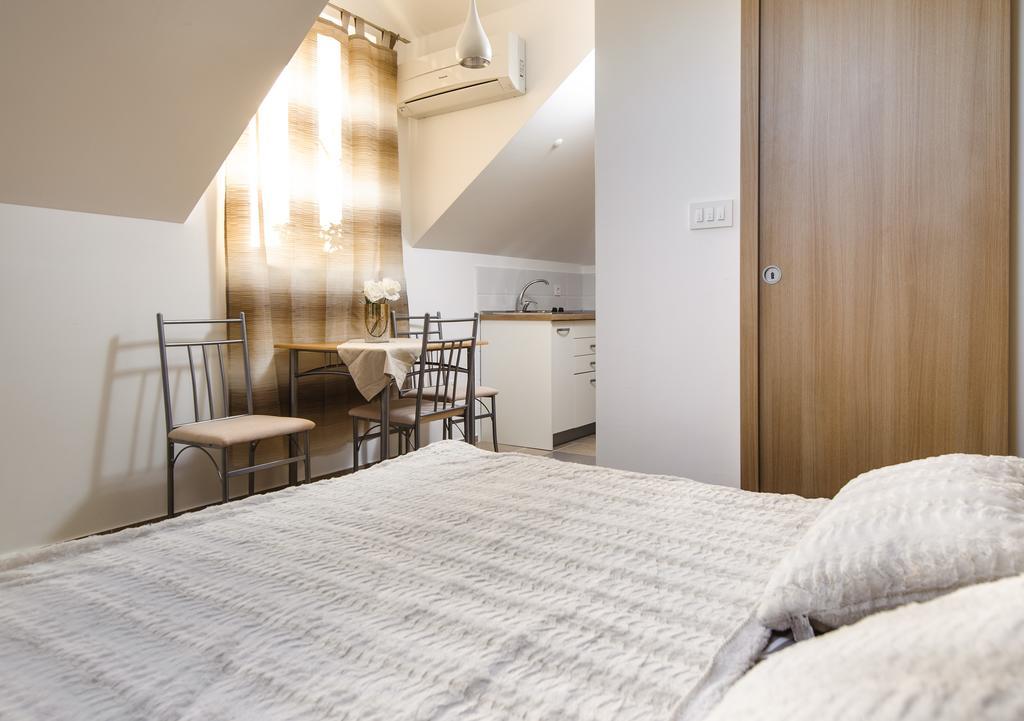 La Perla Luxury Apartments Split Room photo