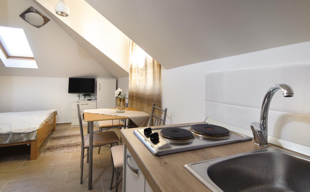 La Perla Luxury Apartments Split Room photo