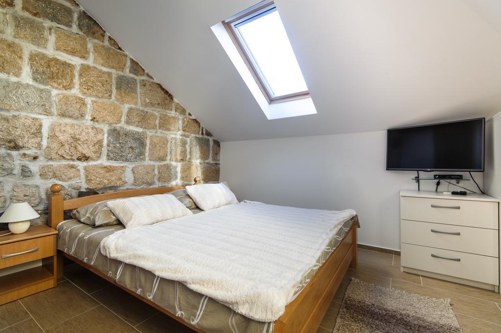 La Perla Luxury Apartments Split Room photo